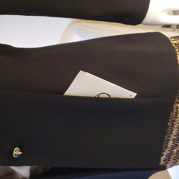 St. John Basics 2-Button Black Blazer in Classic Santana Knit, Size 8 - Picture 9 of 12